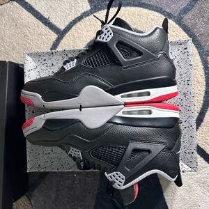 Jordan 4 Bred